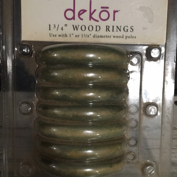Dekor 1 3/4” green wood rings for woods curtain rod NWT - Picture 2 of 3